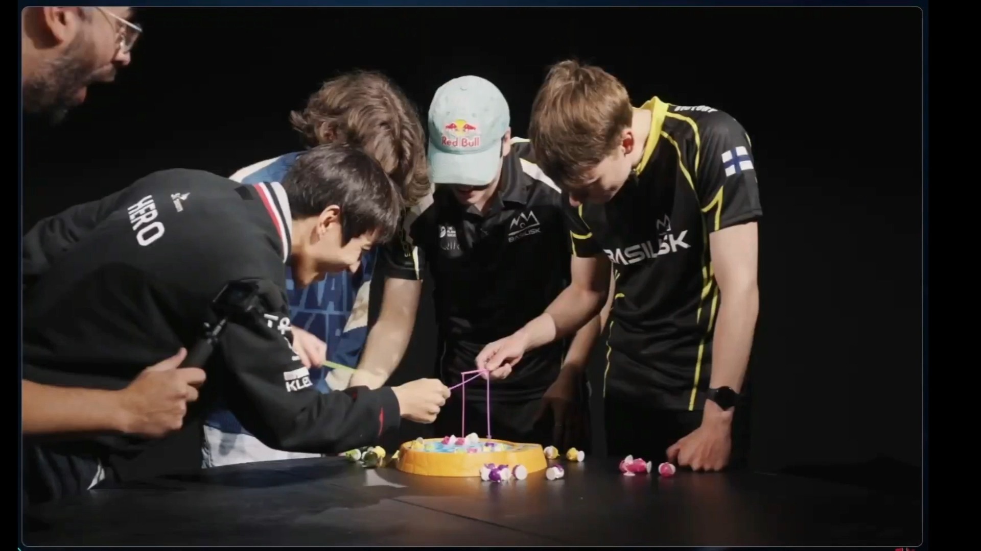 新奥尔良鹈鹕发布备战花絮；今夜伤情更新；法国杯任务艰巨；赛程密集仍需轮换的简单介绍